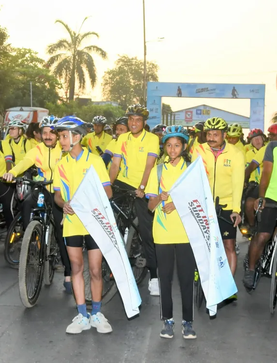 Union Minister Mansukh Mandaviya Champions Cycling Event at Gateway of India