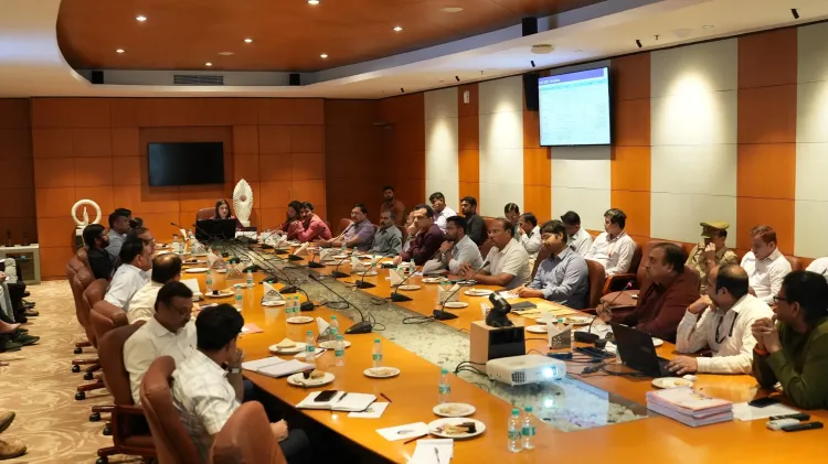 क्या यूपी इंटरनेशनल ट्रेड शो की तैयारियों में जिलाधिकारी की अध्यक्षता में समीक्षा बैठक हुई?
