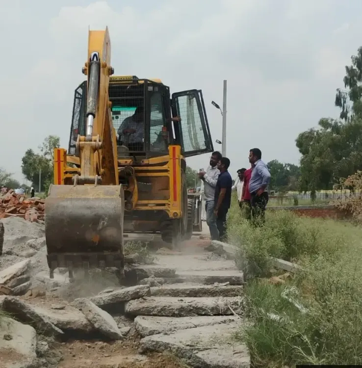 क्या नोएडा प्राधिकरण ने सलारपुर में अवैध निर्माण के लिए 39 लोगों को नोटिस दिया?
