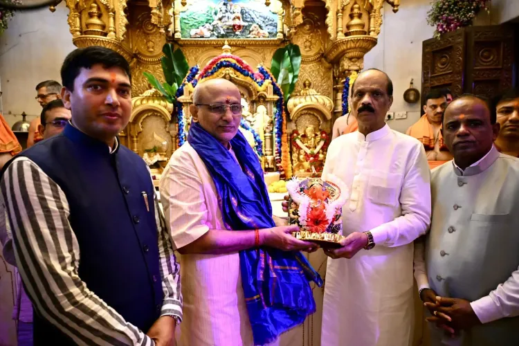 क्या उपराष्ट्रपति पद के उम्मीदवार सीपी राधाकृष्णन ने सिद्धिविनायक मंदिर में दर्शन किए और देश की सुख-शांति की प्रार्थना की?