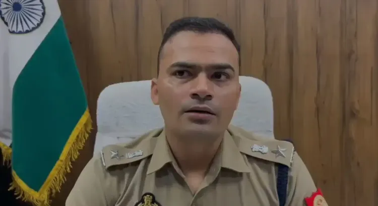 क्या उत्तर प्रदेश के संभल में सोशल मीडिया पर अश्लीलता फैलाने के आरोप में चार गिरफ्तार हुए?