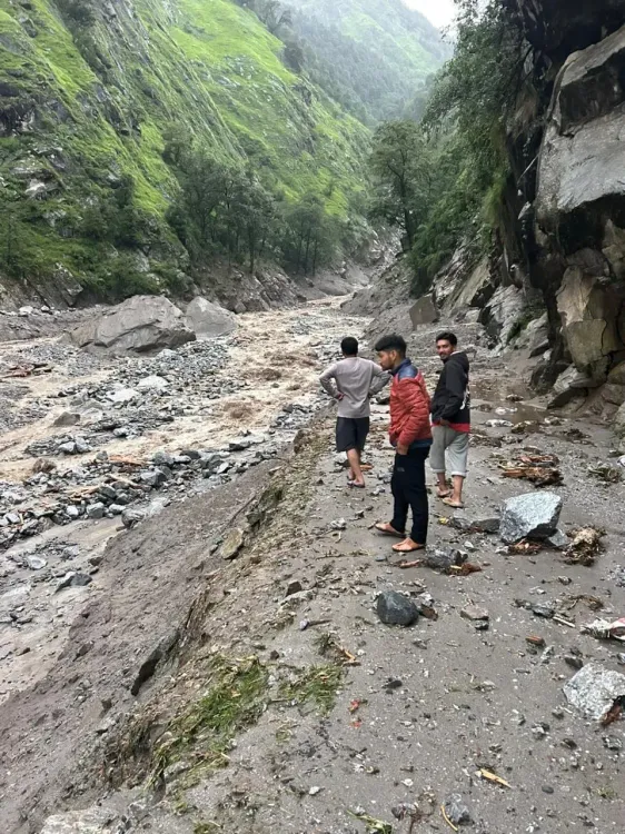 क्या उत्तराखंड के धारचूला में बादल फटा, जिससे गांवों का संपर्क टूटा?