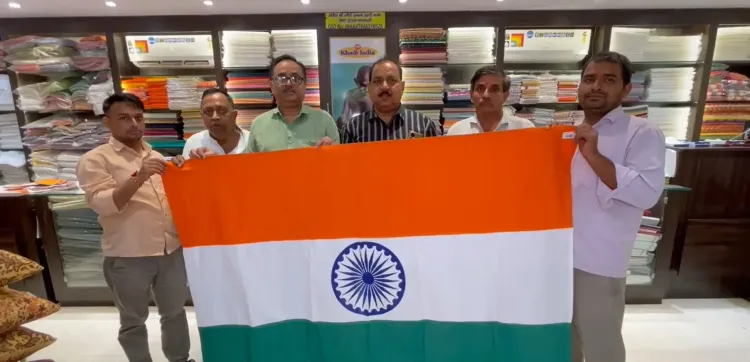 क्या वाराणसी में स्वतंत्रता दिवस पर खादी के तिरंगे की डिमांड बढ़ रही है?