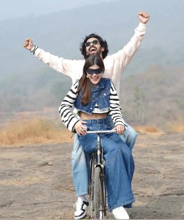 Is Vikrant Massey 'Pedalling Straight into Trouble' with Shanaya Kapoor?