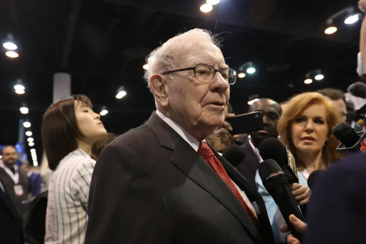 What Did Warren Buffett Say About Tariffs, AI, Dollar Depreciation, and Berkshire Hathaway’s Cash Reserves at the Annual Meeting?