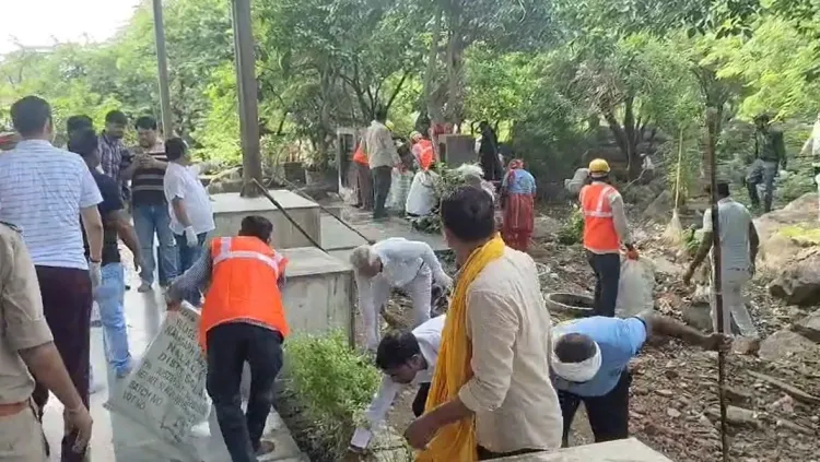 Is the World-famous Mudiya Mela in Govardhan Starting Tomorrow with a Cleanliness Campaign?