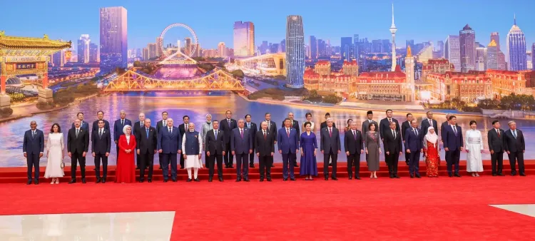 Did Xi Jinping and his spouse Host a Grand Banquet for Foreign Guests at the 2025 SCO Summit?