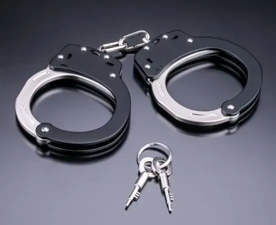 क्या मुंबई एयरपोर्ट पर पकड़ा गया म्यांमार का नागरिक जाली दस्तावेजों के साथ रह रहा था?