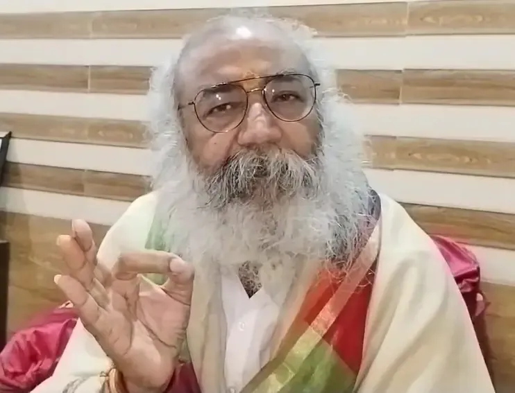 क्या मुरारी बापू विवाद को संवाद से सुलझाएंगे? : आचार्य प्रमोद कृष्णम