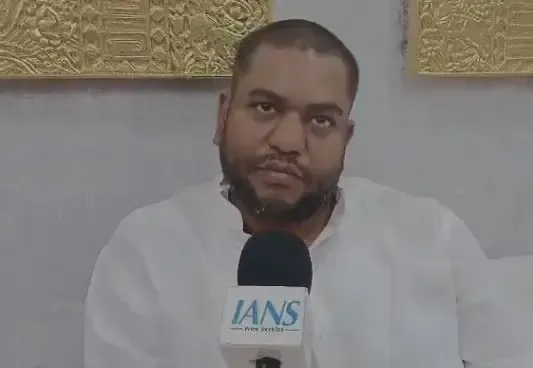 Mukesh Sahani Declines NDA Alliance; Supports Tejashwi Yadav for Bihar CM