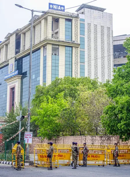 क्या पहलगाम में आतंकी हमला: लश्कर आतंकियों को पनाह देने के आरोप में दो लोगों की गिरफ्तारी?