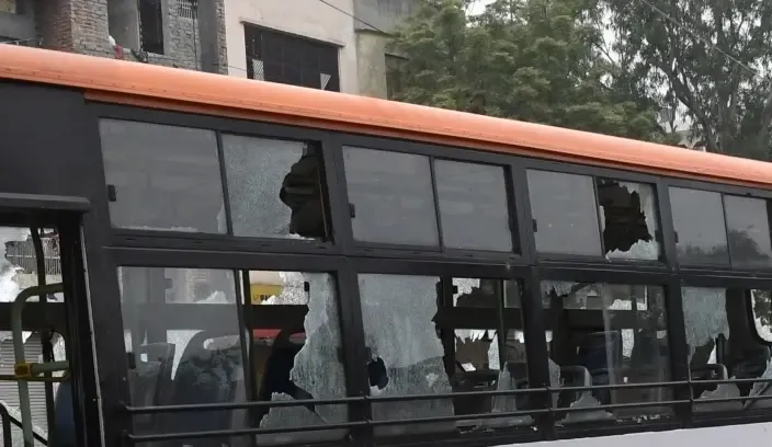 Passenger Fatally Struck, Others Hurt in Stone Attack on Bus in Rewa, MP