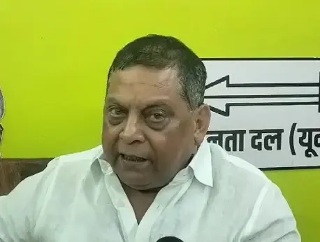 क्या प्रियंका गांधी ने नीतीश कुमार के नेतृत्व में हुए विकास को देखा?
