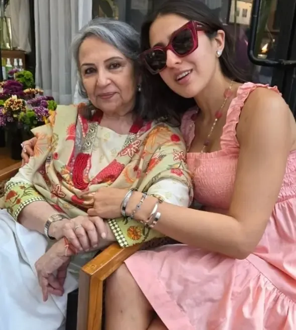 क्या सारा अली खान के जन्मदिन पर बुआ सबा और सोहा ने लुटाया प्यार, करीना ने भी दी शुभकामनाएं?
