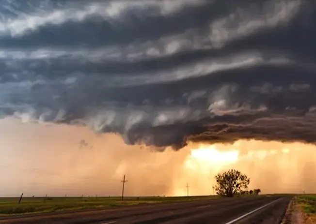 Intense Storms Strike Southern US, Causing Widespread Damage