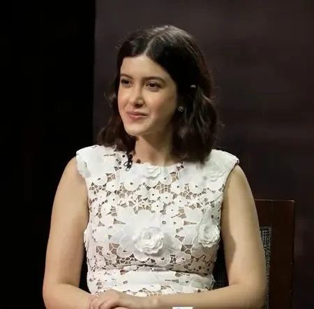 Shanaya Kapoor shares how Vikrant Massey made her feel ‘comfortable and equal’ on set