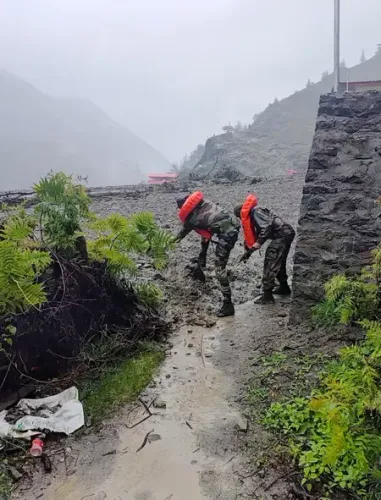 उत्तरकाशी : भारतीय सेना ने बचाव अभियान तेज किया