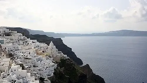 South Korea Issues Urgent Travel Advisory for Santorini Amid Earthquake Swarms