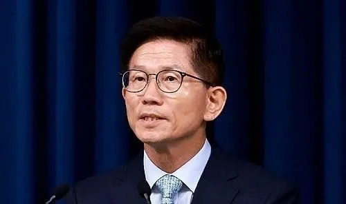 Could the PPP in South Korea End Talks with Lee on Candidacy Merger?