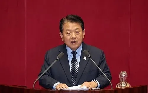 Why Did South Korean President Lee Appoint Special Envoys to Canada and Malaysia?