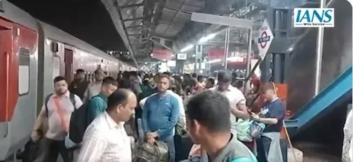 Stampede Threat Averted at New Delhi Railway Station; Injuries Not Reported