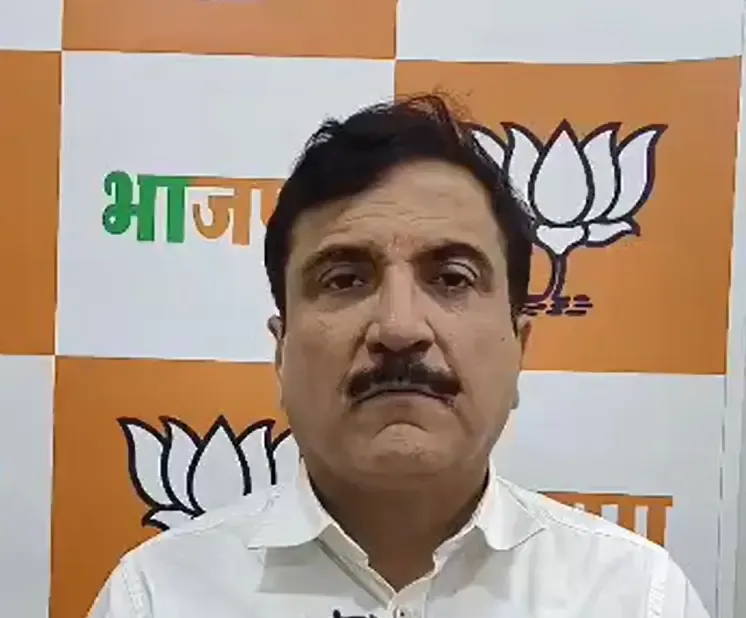 क्या स्वतंत्रता दिवस पर राजनीति से ऊपर उठकर देशहित में सोचना चाहिए?