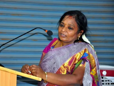 क्या विजय को टीवीके पार्टी की विचारधारा स्पष्ट करने की आवश्यकता है?