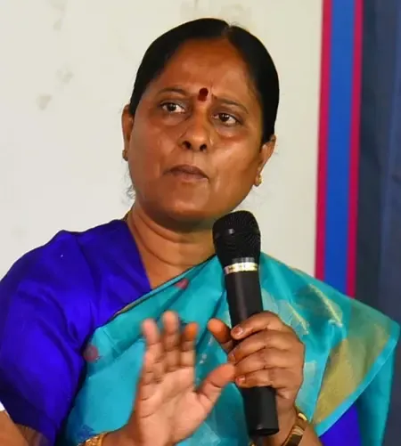 What Happened When Telangana Minister Konda Surekha Met AICC In-Charge Amid Party Tensions?