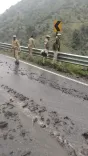 क्या डोडा पुलिस ने भारी बारिश और भूस्खलन के कारण यातायात बंद किया?