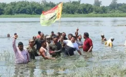क्या गिरिडीह के खंडोली डैम में जल समाधि लेने पहुंचे सैकड़ों ग्रामीण?