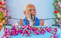 क्या पीएम मोदी का 'सबका साथ, सबका विकास' विपक्ष की 'परिवार का साथ, परिवार का विकास' से बेहतर है?