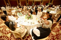 क्या मल्लिकार्जुन खड़गे ने विपक्षी सांसदों के साथ डिनर आयोजित कर सरकार की नीतियों पर सवाल उठाए?