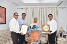 क्या सीएम योगी ने नोएडा प्राधिकरण को 'सुपर स्वच्छ लीग' में पहले स्थान पर पहुंचने पर बधाई दी?