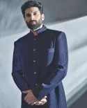 How Does Aditya Roy Kapur Describe Anurag Basu's Unique Directing Style?