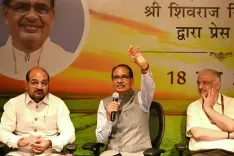 How are Agricultural Scientists Engaging in Farm Fields? Shivraj Chouhan's Initiative Explained