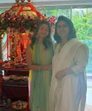 Is Alia Bhatt Enjoying 'Ukadiche Modak' While Celebrating Ganesh Chaturthi with Neetu Kapoor?