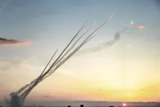 How Did the Israeli Stock Market Reach a 52-Week High Amid Iranian Missile Strikes?