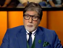 Why Does Amitabh Bachchan Bow in Humility to His Loyal Fans Every Sunday?
