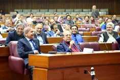 Is Pakistan's Sharif Government Serious? 500% Salary Increase for NA Speaker and Senate Chairman!