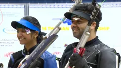 क्या भारत ने एशियन शूटिंग चैंपियनशिप में एयर राइफल के मिश्रित टीम इवेंट में स्वर्ण पदक जीते?