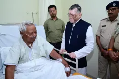 क्या अस्पताल में कड़िया मुंडा से मिले राज्यपाल, मुख्यमंत्री और नेता प्रतिपक्ष?