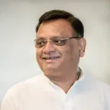 क्या ट्रंप भारत को कमजोर समझने की भूल कर रहे हैं? : अविनाश पांडे