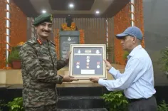 क्या महावीर चक्र से सम्मानित कैप्टन चंद्र नारायण सिंह के परिवार ने गढ़वाल राइफल्स को वीरता पदक प्रदान किए?