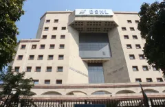 What is the Centre's target for asset monetisation for BSNL and MTNL in FY26?