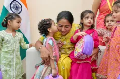 क्या दिल्ली की मुख्यमंत्री रेखा गुप्ता ने स्कूल के बच्चों के साथ राखी का त्योहार मनाया?