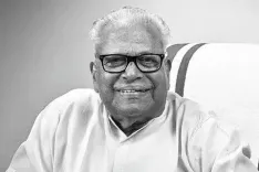How Did CMs of Telugu States Honor Achutanandan's Legacy?