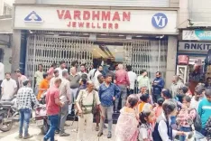 What Happened During the Daylight Robbery at a Jamshedpur Jewellery Shop?