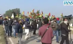 ‘Delhi Chalo’ march temporarily suspended, farmers injured owing to teargas shelling (2nd Lead) 