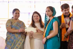 How is Delhi CM Rekha Gupta Supporting 201 Working Women?