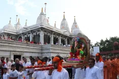 How is Jal-Jhulni and Ganpati Visarjan Celebrated at Akshardham Temple?